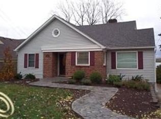 3002 Military St, Port Huron, MI 48060
