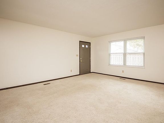5th image of 7320 Onyx Way