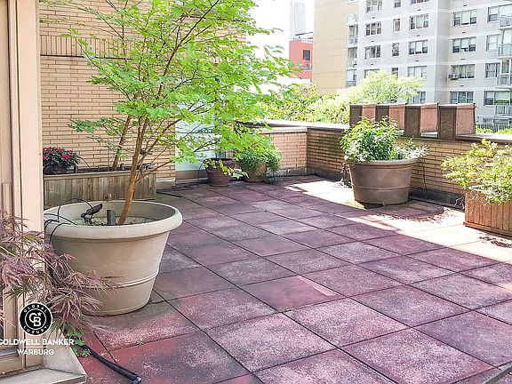 3rd image of 200 E 69th St #4BC
