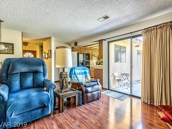 4th image of 1030 Sidehill Way