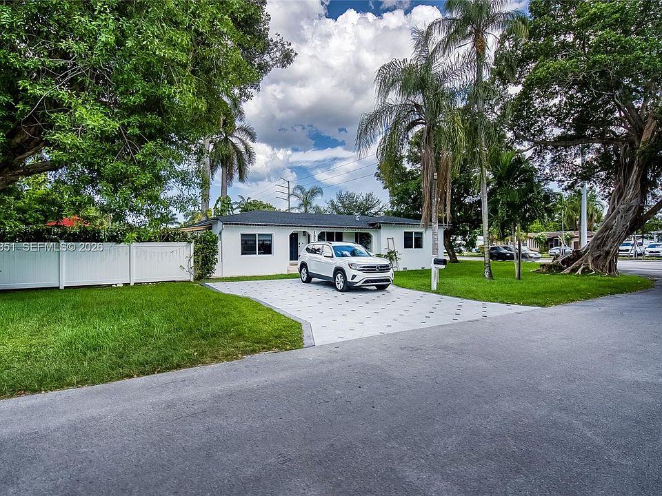 1st image of 13501 NE Miami Ct