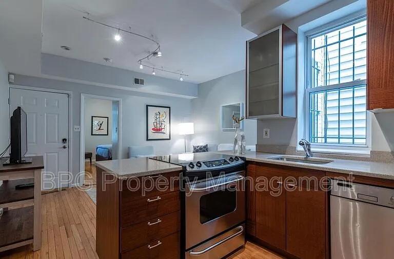 1512 10th St NW #1 — Photo 9
