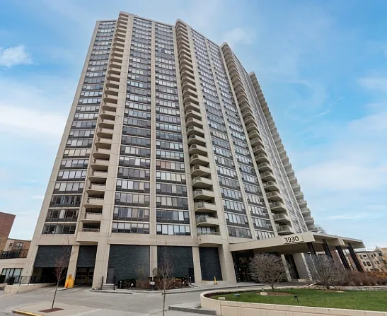 3930 N Pine Grove Ave #3009