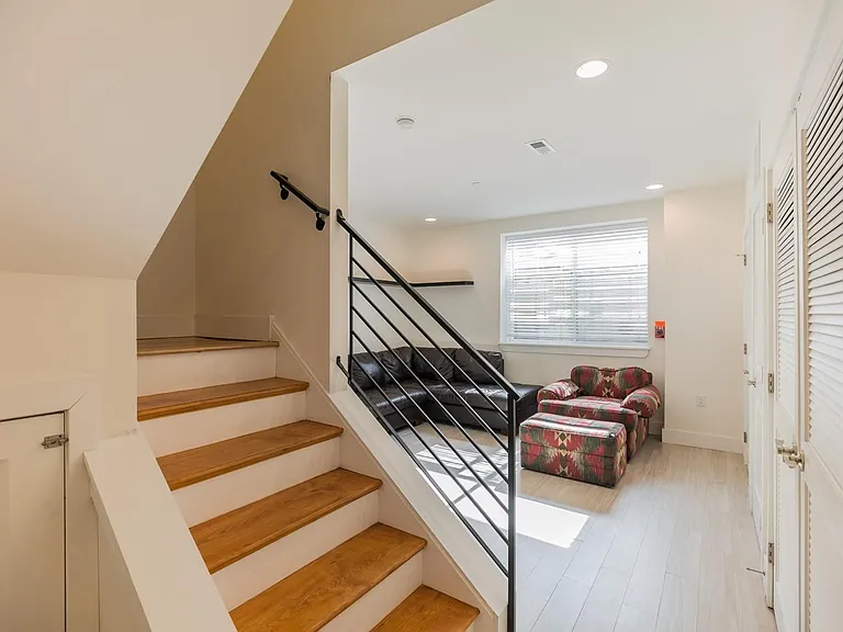 910 N 19th St #1 — Photo 10