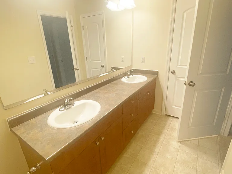 Clairmont at Hillandale — Photo 51