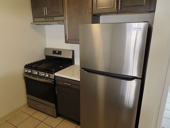4th image of 4324 51st St #6