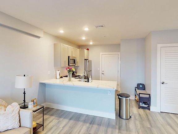 5th image of 55 W 5th St Penthouse 605