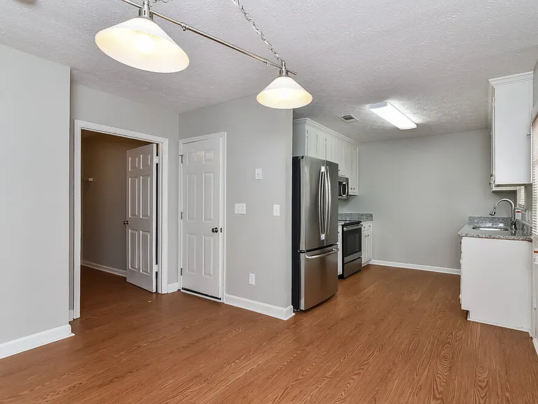 490 Radio Ct — Photo 8