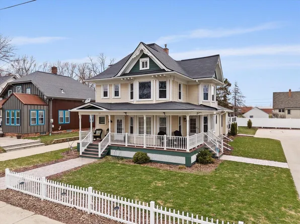 40 West Van Altena AVENUE, Cedar Grove, WI 53013