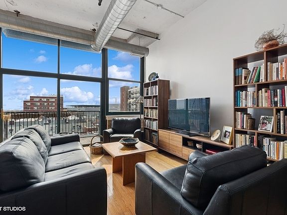3rd image of 221 E Cullerton St APT 612