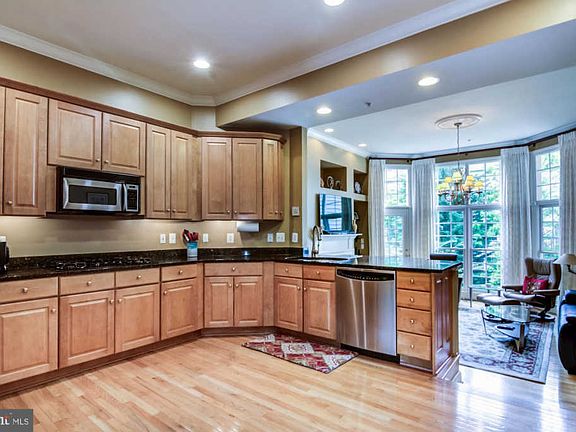 4th image of 5234 Bessley Pl