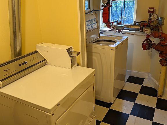 4th image of 230 Beacon St APT 1