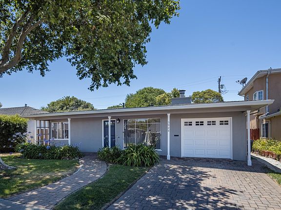 2nd image of 3924 Casanova Dr