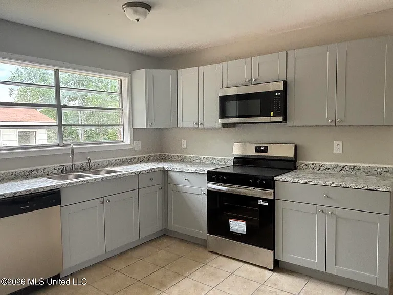 15212 Big Ridge Rd — Photo 2