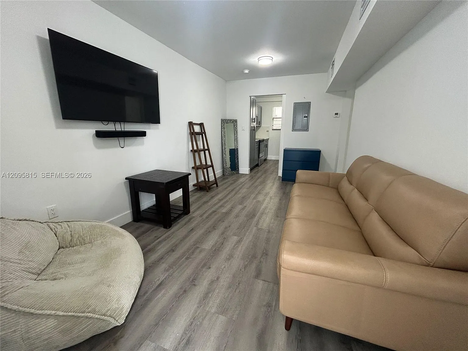 628 SW 21st Ave — Photo 1