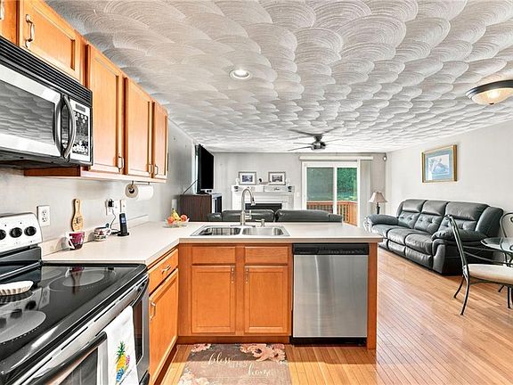 4th image of 450 Providence St Unit 31