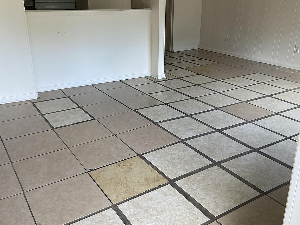 1st image of 615 Vallotton Dr APT A2
