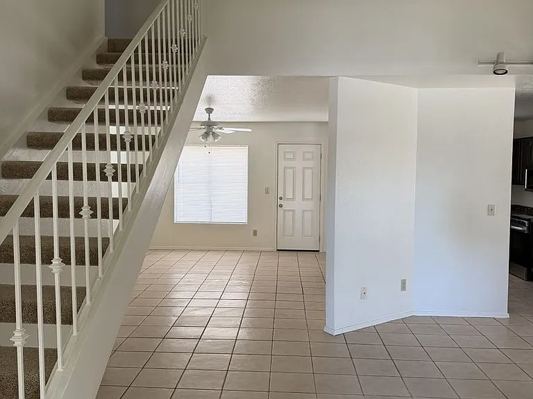 6220 W Beryl Ave — Photo 2