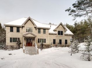 140 Algonquin Dr, Lake Placid, NY 12946