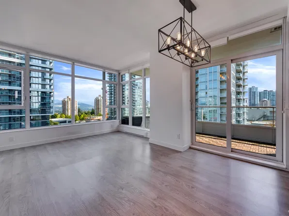 6080 McKay Ave #907, Burnaby, BC V5H 0J4