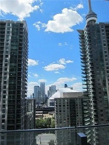Building Photo - 14 York St #1407