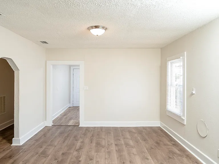 32 Grant St — Photo 11