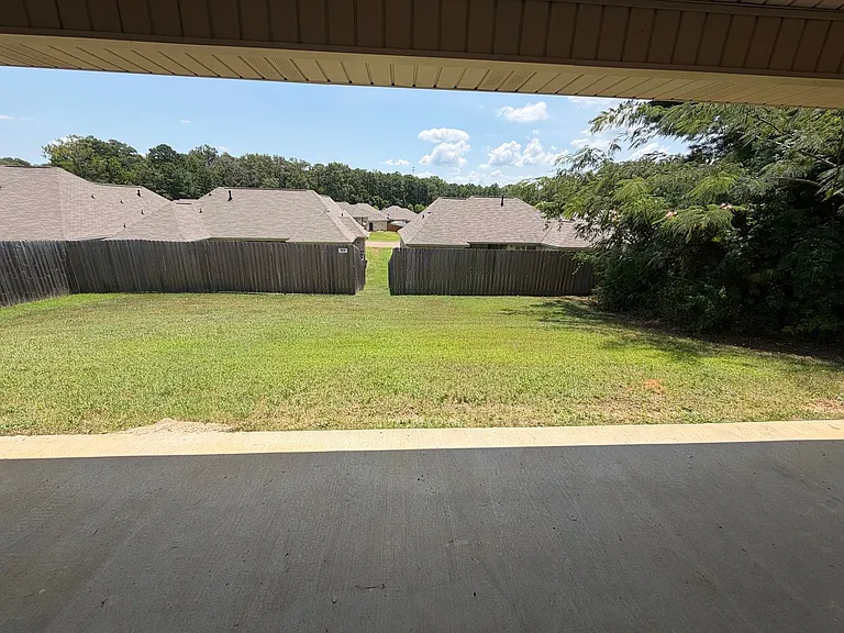 464 Silver Hill Dr — Photo 18