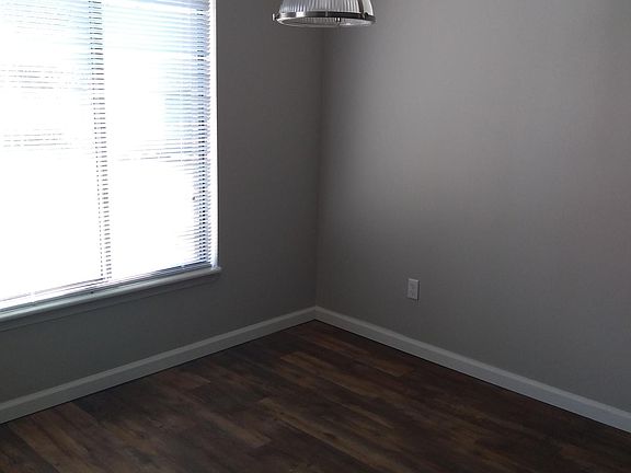 4th image of 996 Gordon Smith Blvd APT 2