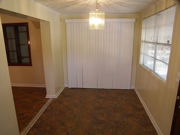 3rd image of 1097 Woodstock Ave