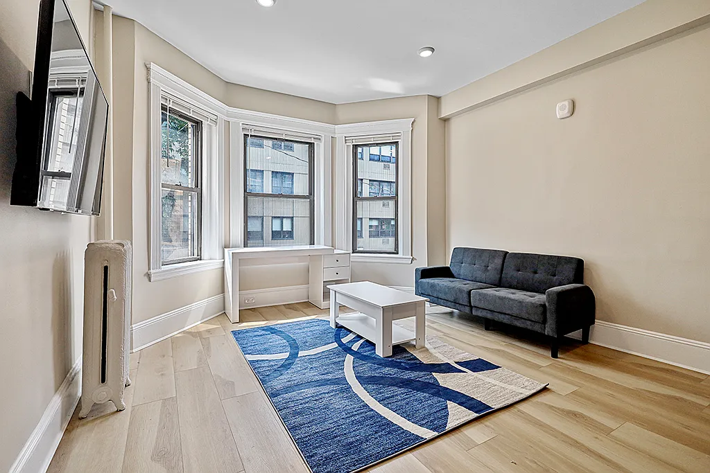 Waldorf Lofts — Photo 3