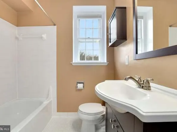 3879 Rodman St NW APT D64, Washington, DC 20016