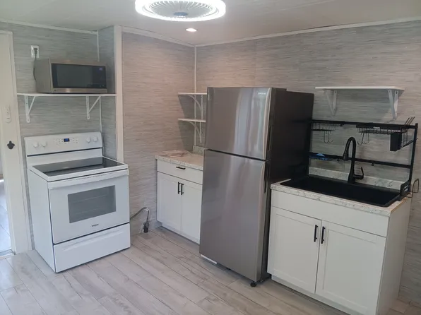 39 Garfield St #5, Westbrook, ME 04092