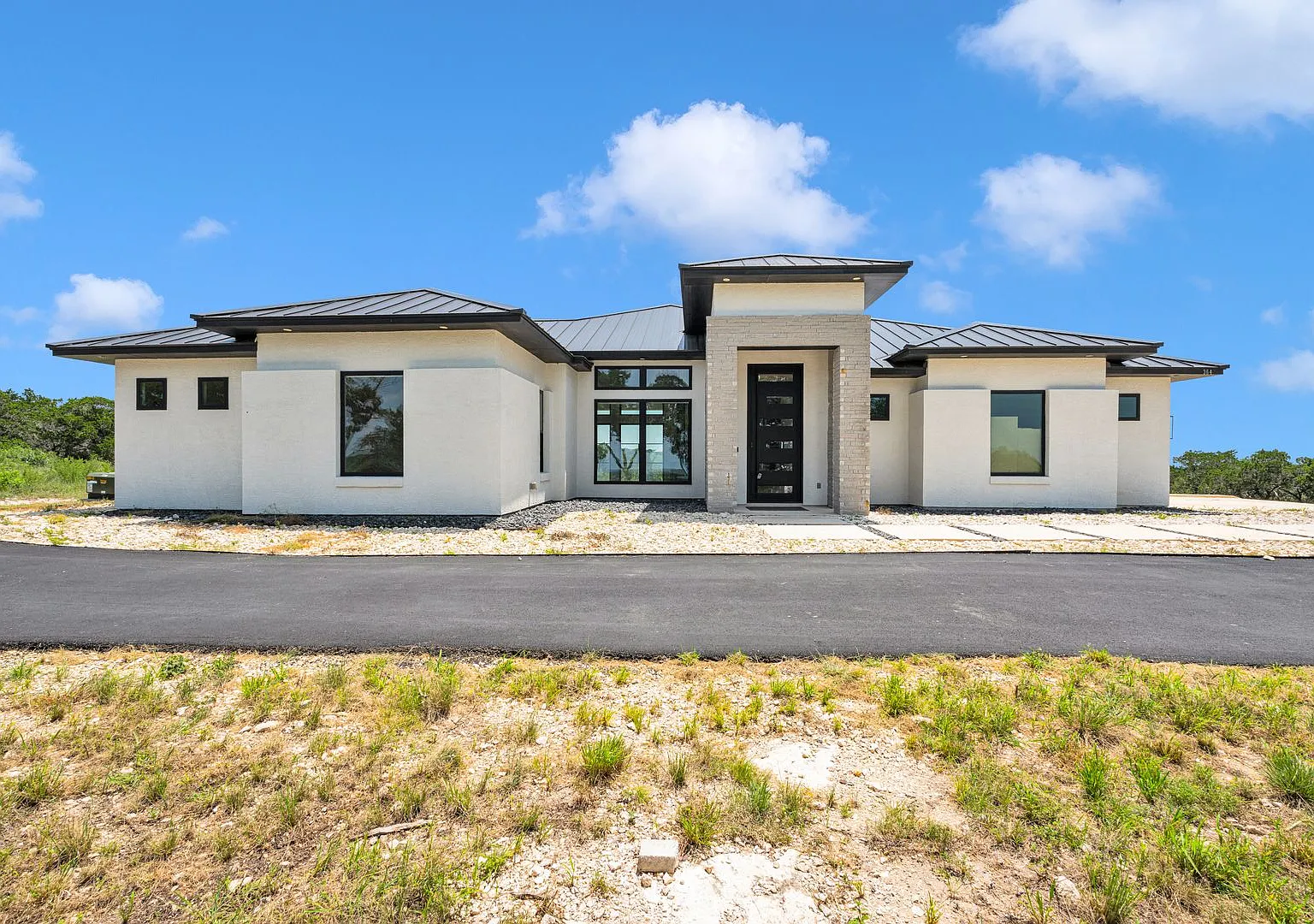 Modern Hill Country Elegance on 2 Acres- Custom 2023 Single-Family Home in Mico, TX! — Photo 1
