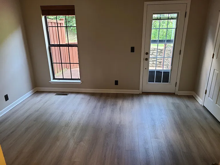100 Villa View Ct — Photo 23