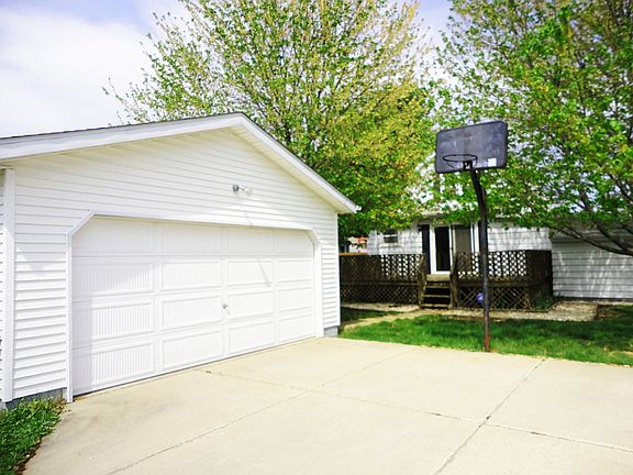 2nd image of 2818 Nursery Ct