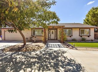 22211 Mohican Ave, Apple Valley, CA 92307