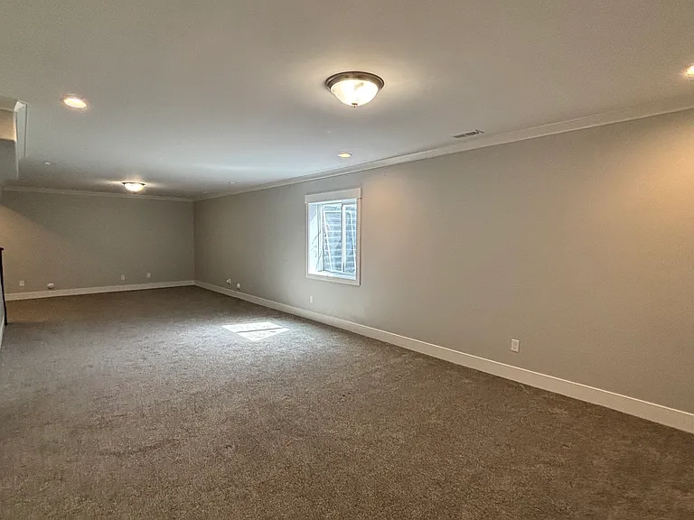 448 Washington Loop — Photo 12