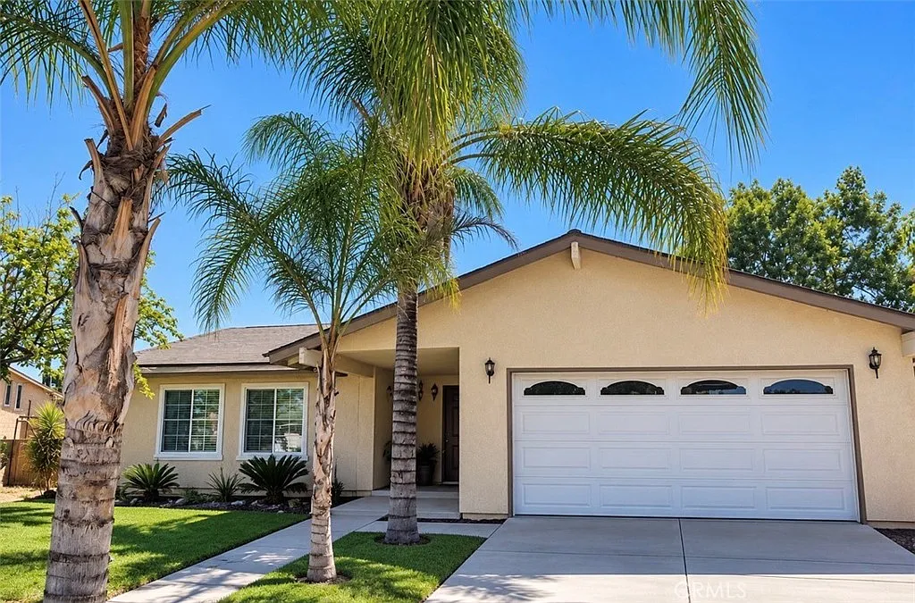 4 bed, 1736 sqft, $3,000 — Photo 1