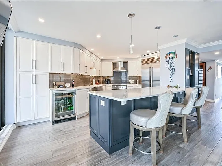 4551 Gulf Shore Blvd N #1406 — Photo 6