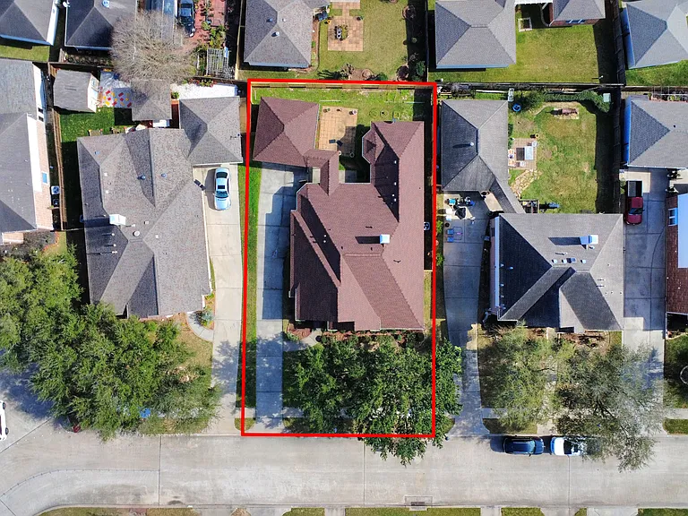 9818 Glassford Dr — Photo 4