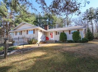22 Benton Rd, Hooksett, NH 03106