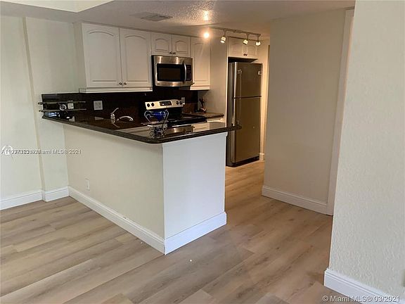 3rd image of 10781 Cleary Blvd