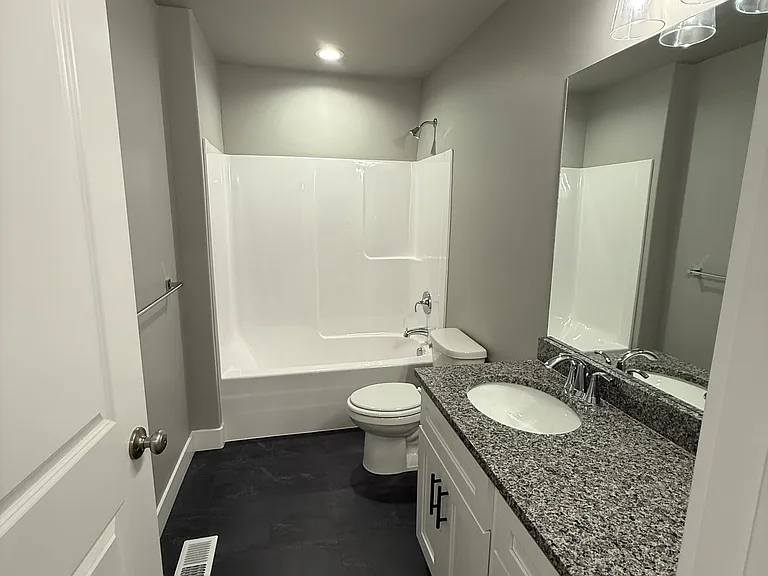 2255 S 1120 W — Photo 8