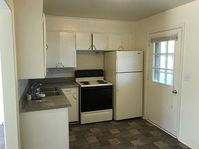 2nd image of 520 Wentworth Ave NE