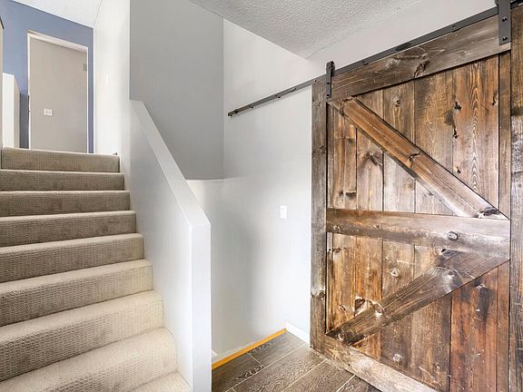 4th image of 17012 Lexington Ave NE