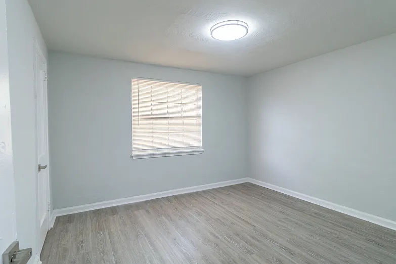 2 bed, 1220 sqft, $1,400 — Photo 4