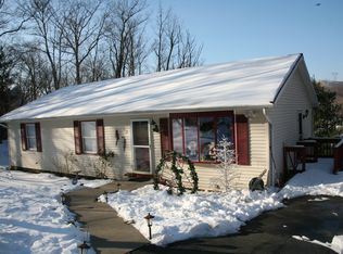 22 Clover Ter, Lake Hopatcong, NJ 07849
