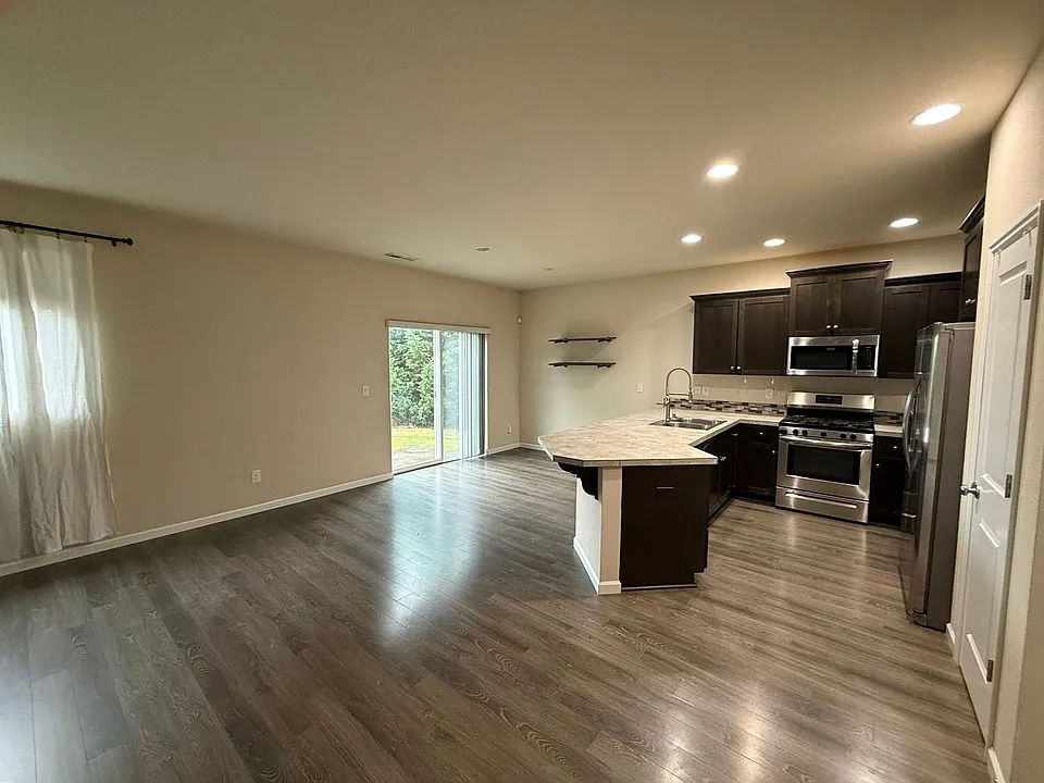 12622 NE 49th Way