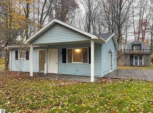 7952 Ojibwa Dr, Weidman, MI 48893