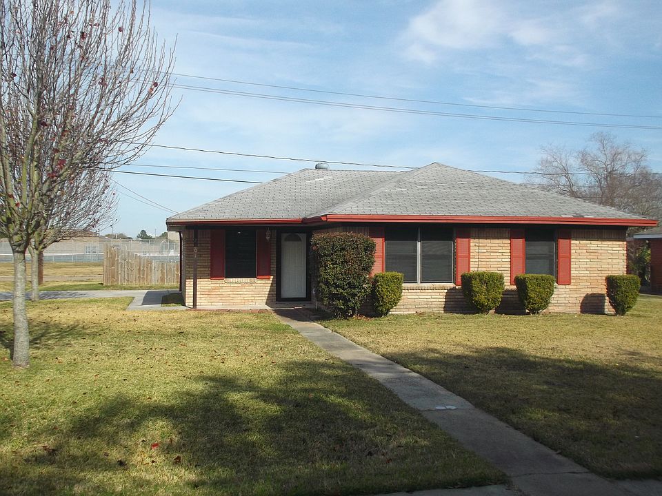 1st image of 2301 Hillshire Dr